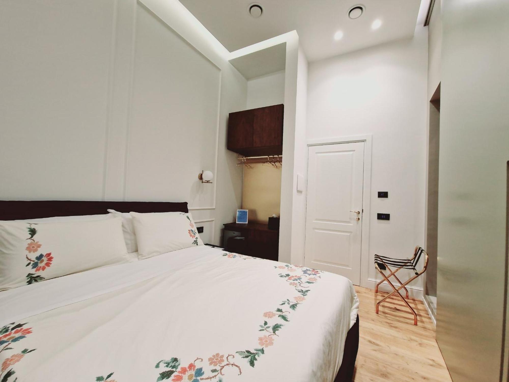 Bed And Breakfast Sirenaresina Ercolano Bilik gambar